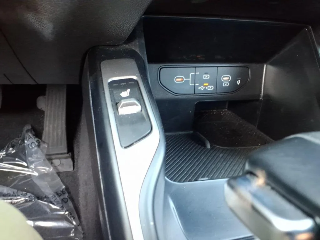 Used 2024 Black Kia S image 15