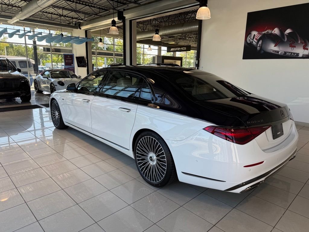 New 2025 MANUFAKTUR Moonlight White Metallic Mercedes-Benz Maybach S 680 image 1
