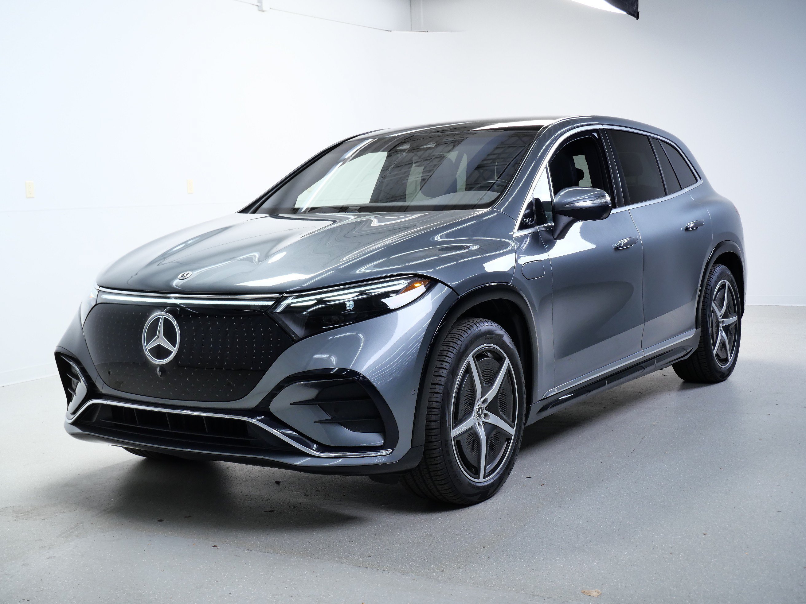 Certified Used 2023 Selenite Grey Metallic Mercedes-Benz EQS 580 image 9