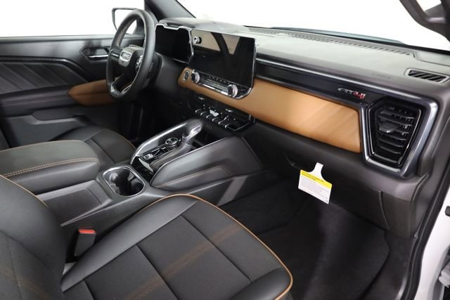 2025 GMC Canyon AT4 - Photo 15