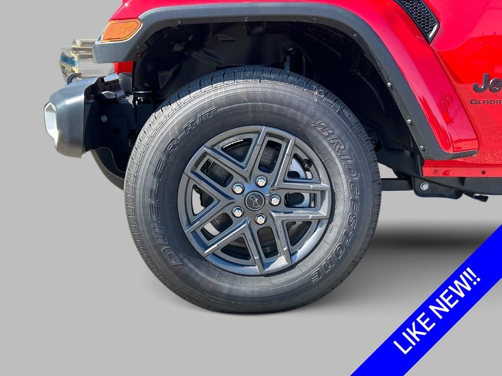 Used 2025 Red Jeep Sport S image 9