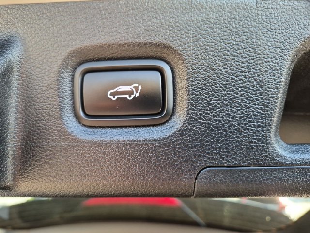 Used 2023 Silver Hyundai SEL image 27