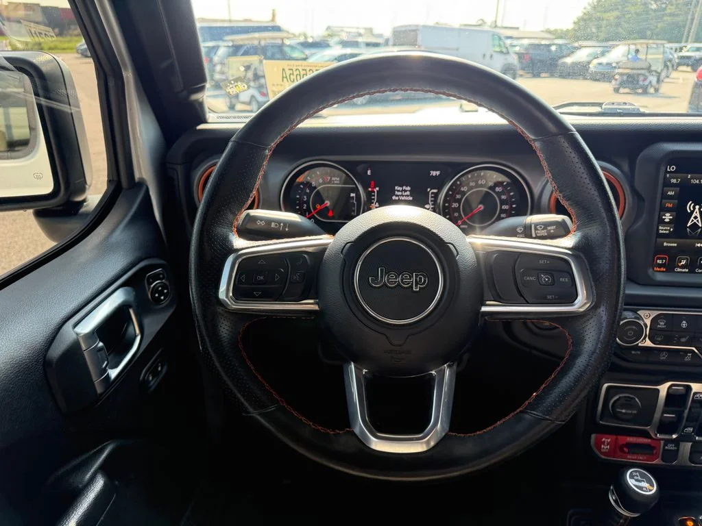 Used 2022 Silver Jeep Mojave image 9