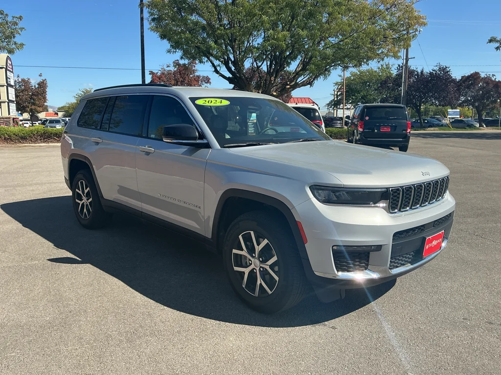 Used 2024 Silver Zynith Jeep Limited image 3