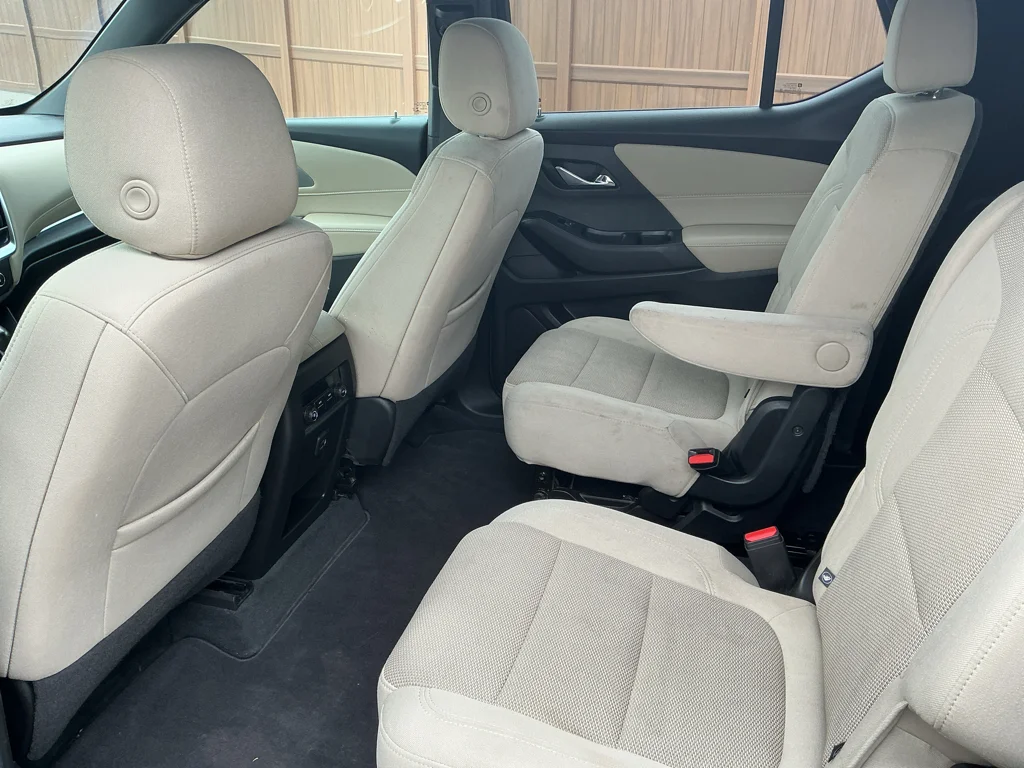 Used 2022 Mosaic Black Metallic Chevrolet LT Cloth image 18