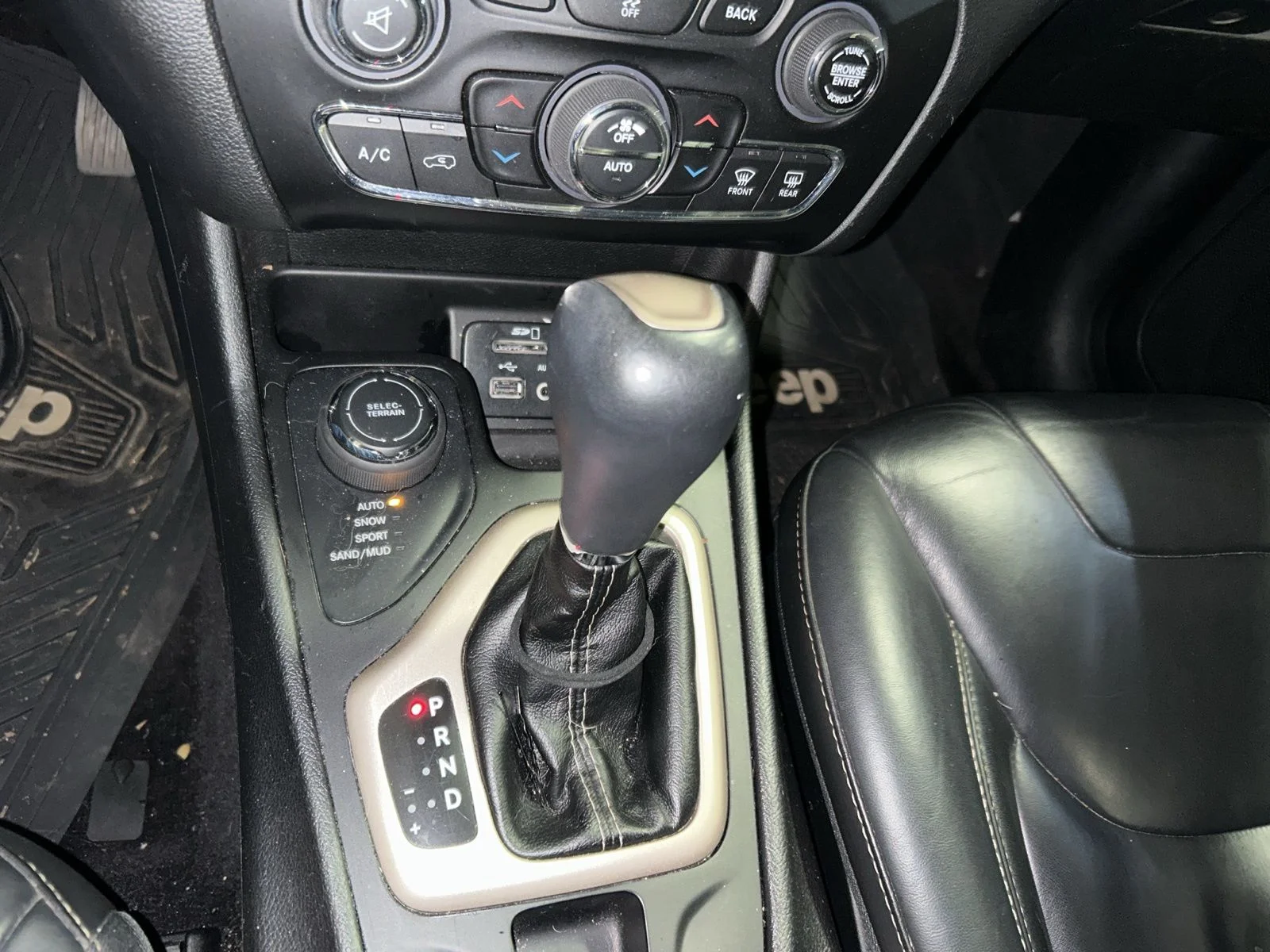 Used 2017 White Jeep Limited image 8