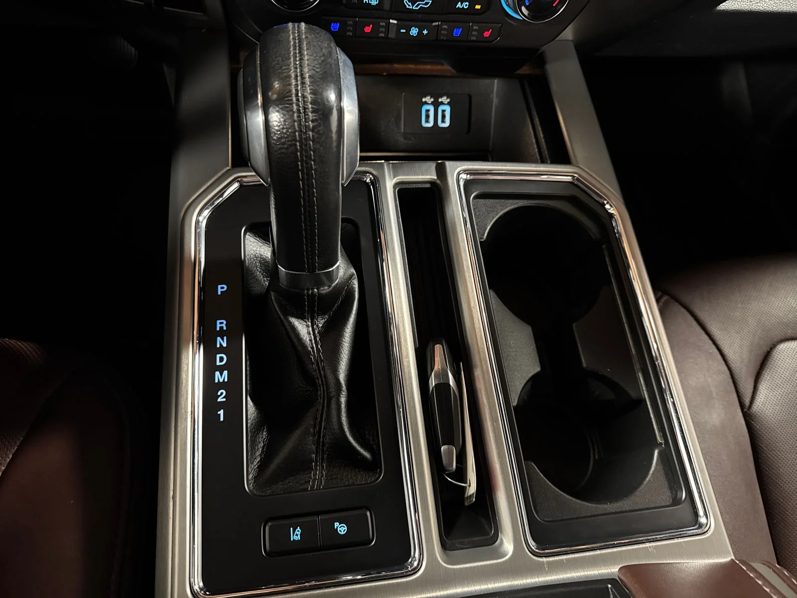 2016 Ford F-150 Platinum - Photo 26
