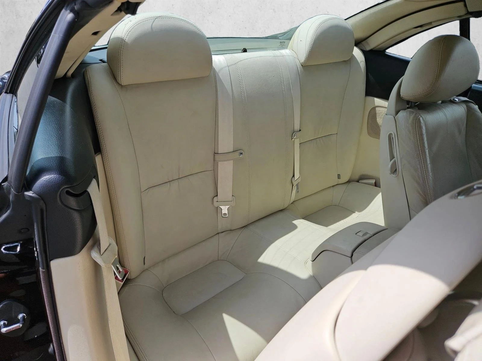 Used 2003 Black Lexus  image 16