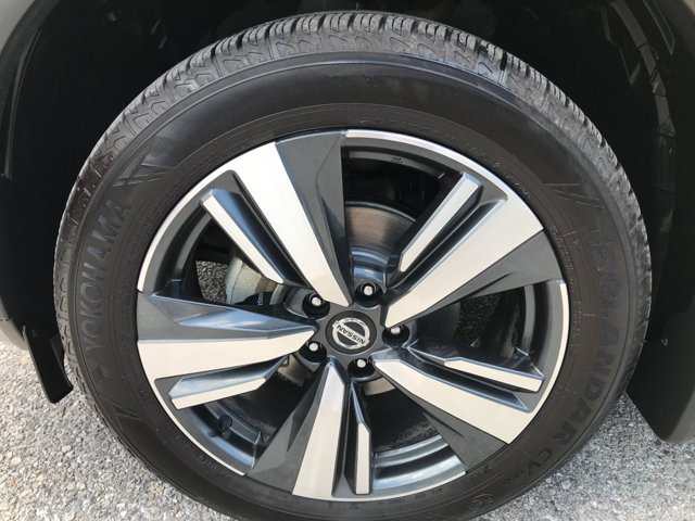 Certified Used 2021 Boulder Gray Pearl Nissan Platinum image 10