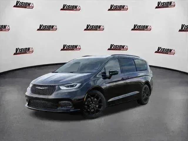 2026 Chrysler Pacifica Limited AWD's photo
