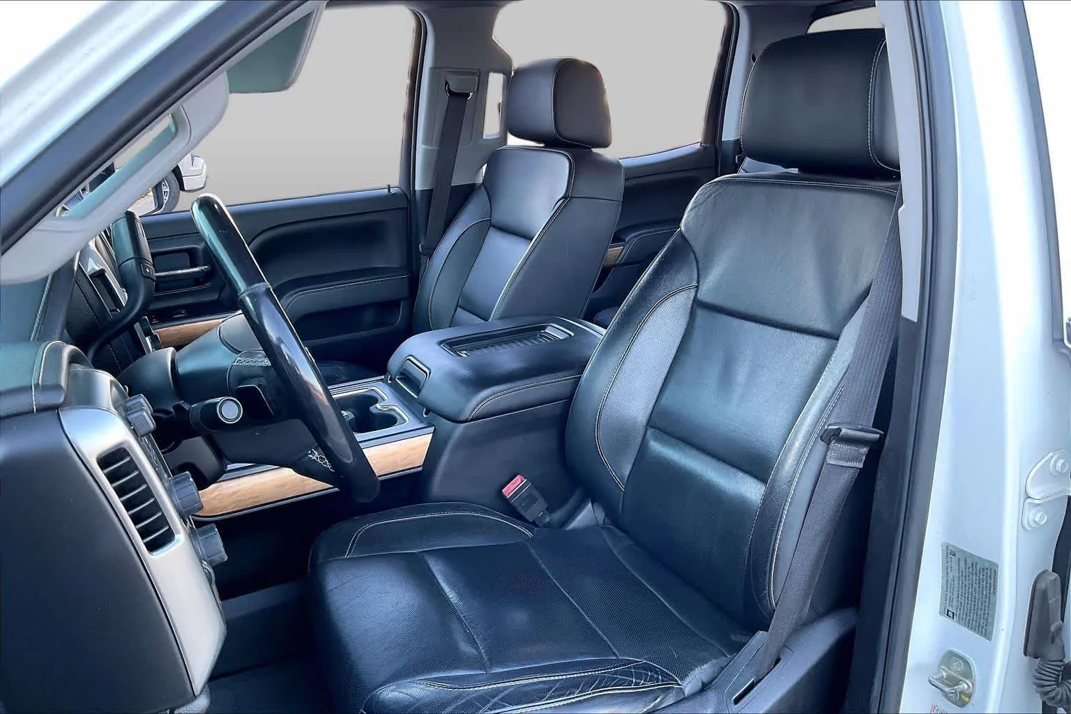 Used 2018 Summit White Chevrolet LTZ image 8