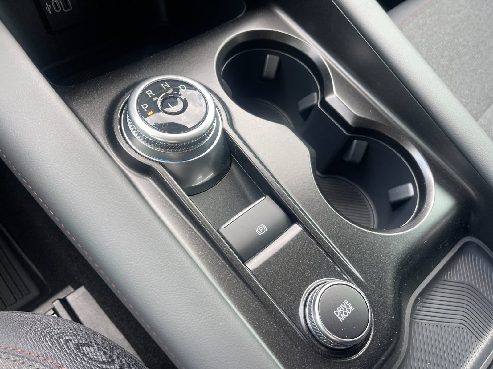 New 2026 Space White Metallic Ford Active image 23