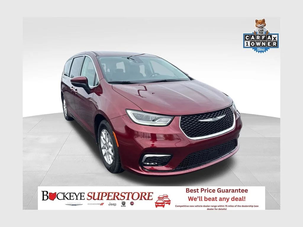 2023 Chrysler Pacifica Touring L's photo