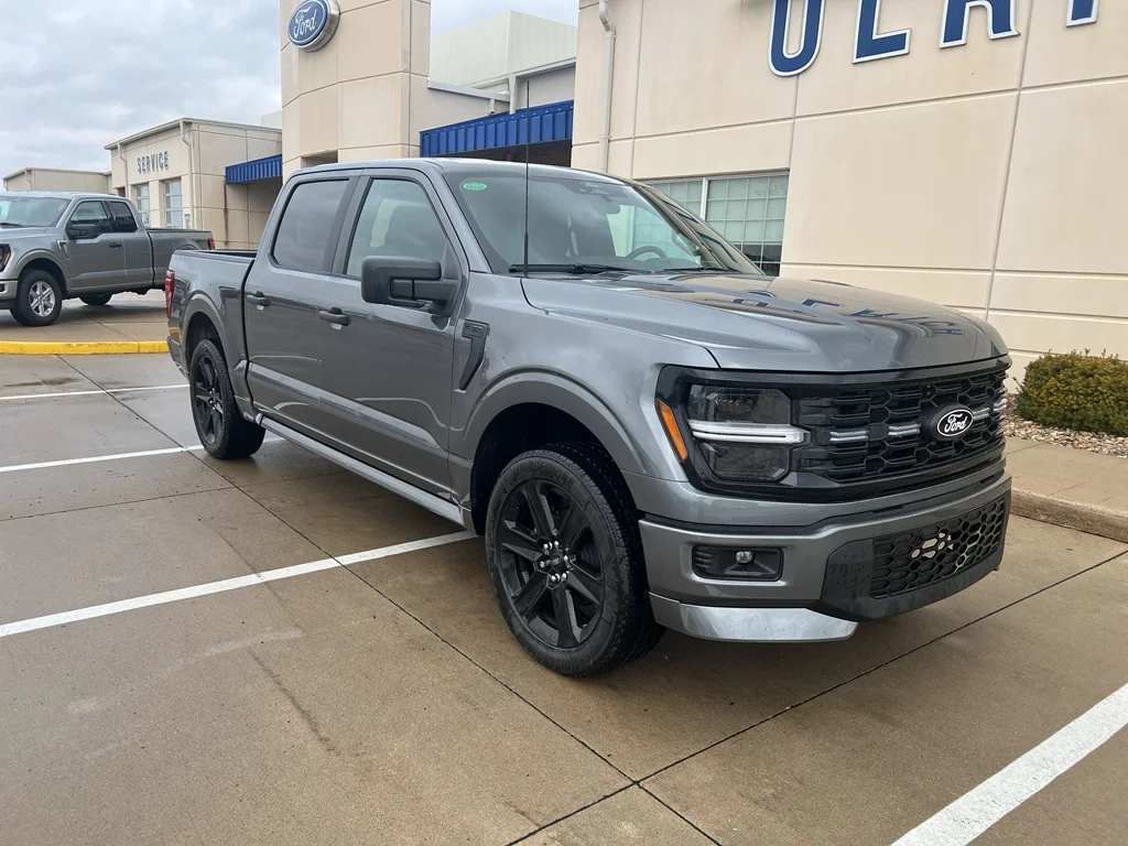 New 2026 Carbonized Gray Metallic Ford Lobo image 2