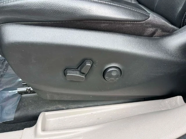 Certified Used 2022 Velvet Chrysler Touring L image 30
