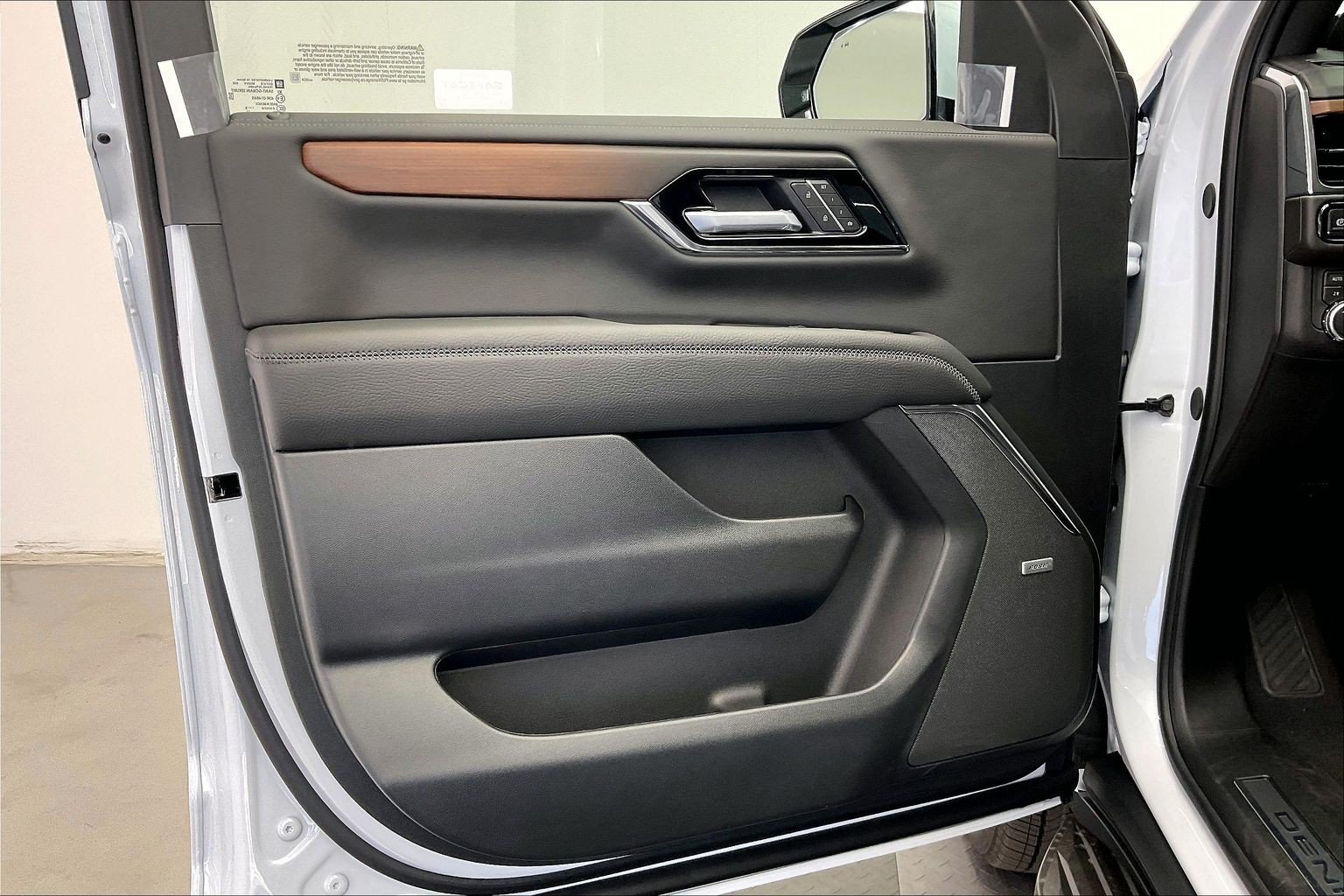2026 GMC Yukon XL Denali - Photo 12