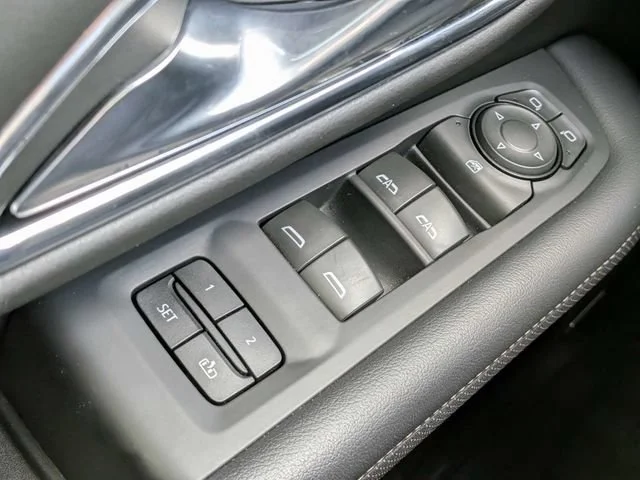 Used 2023 STERLING METALLIC GMC SLT image 24