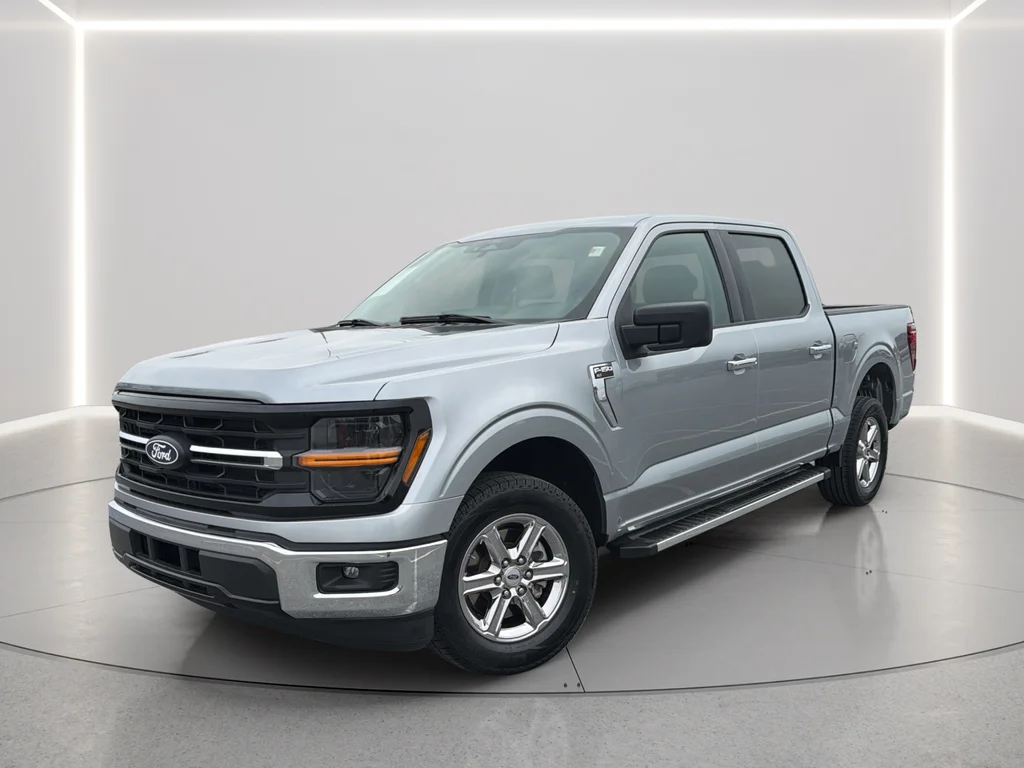 Used 2025 Silver Ford XLT image 9