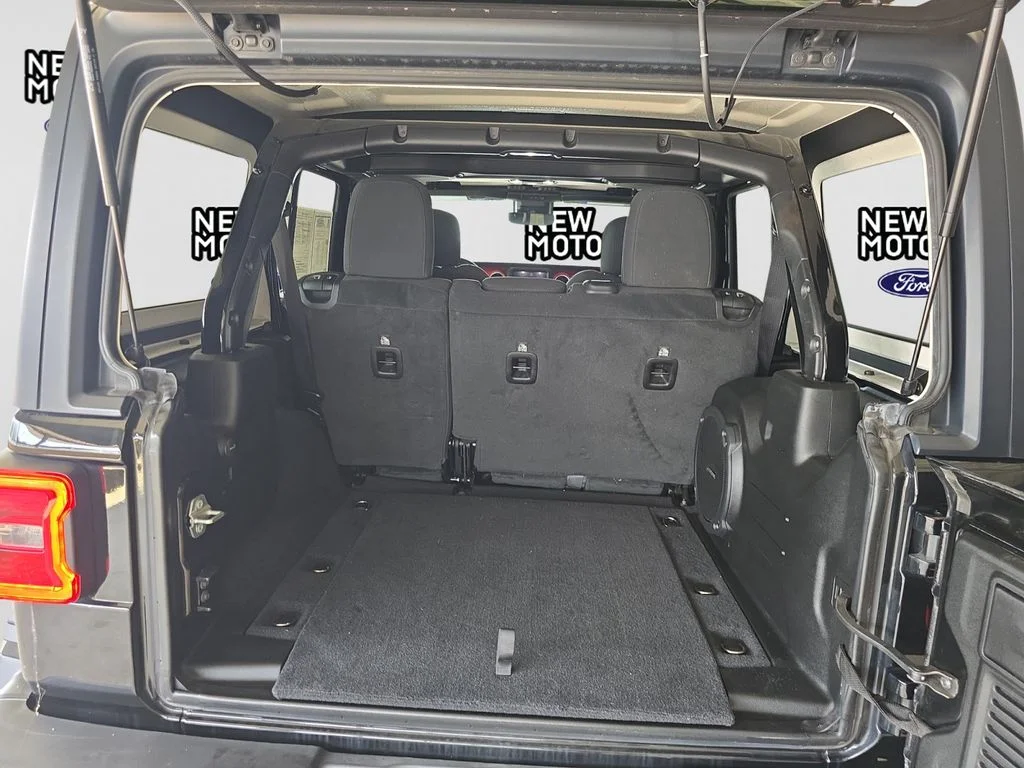 Used 2021 Black Clearcoat Jeep Unlimited Rubicon image 16
