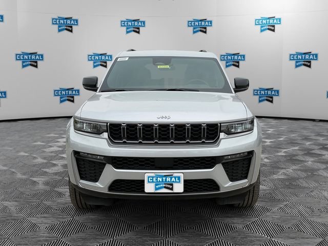 New 2026 Silver Zynith Exterior Paint Jeep Limited image 8