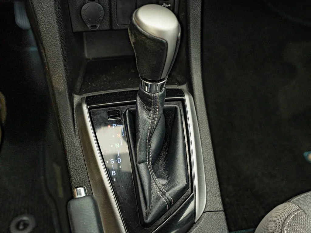 Used 2015 Slate Metallic Toyota LE image 36