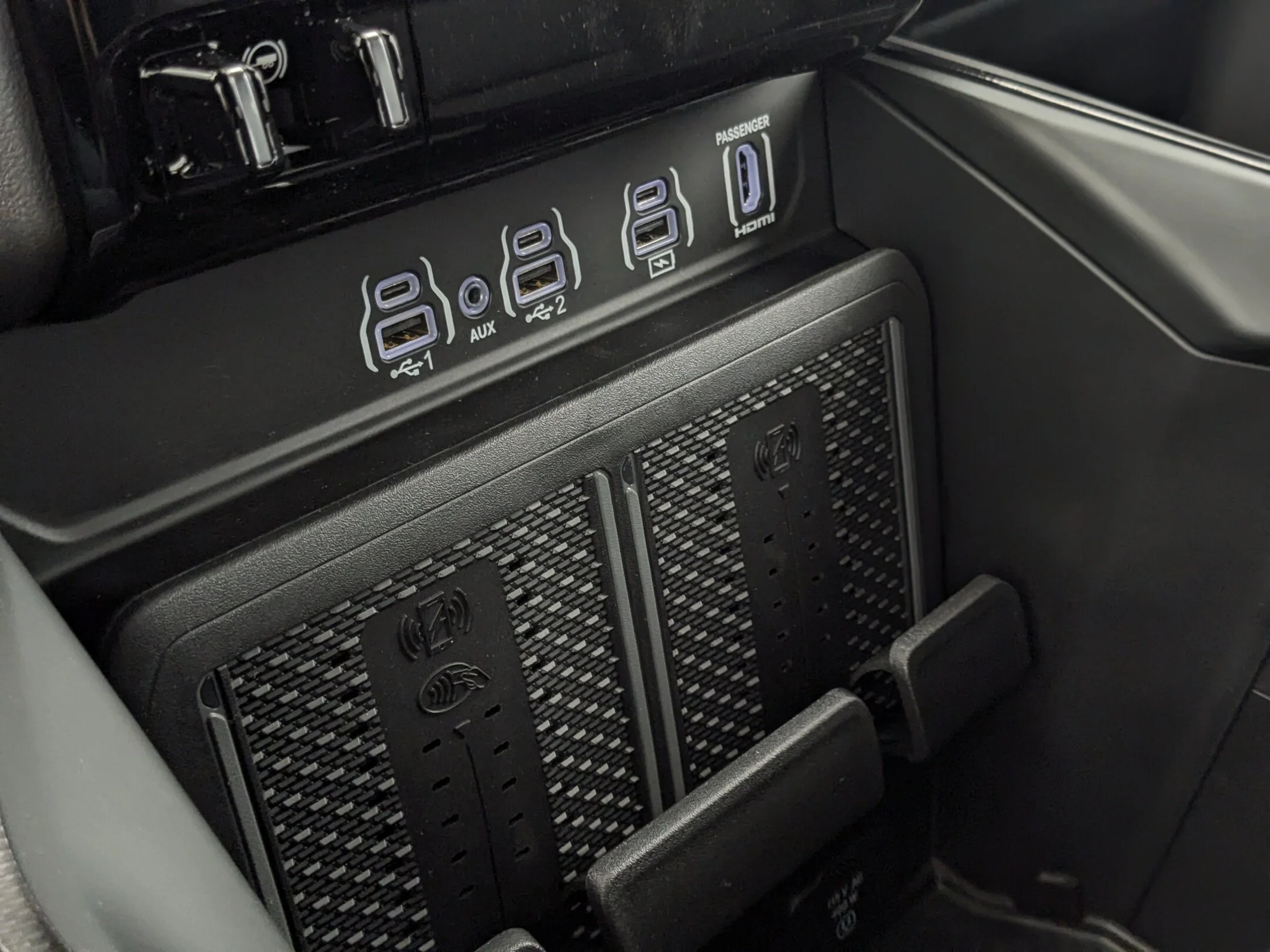 New 2026 Black RAM Rebel - - Level 2 Grp - Luxury Leather - Pano Sunroof - Harman/Kardon Audio & More! image 20