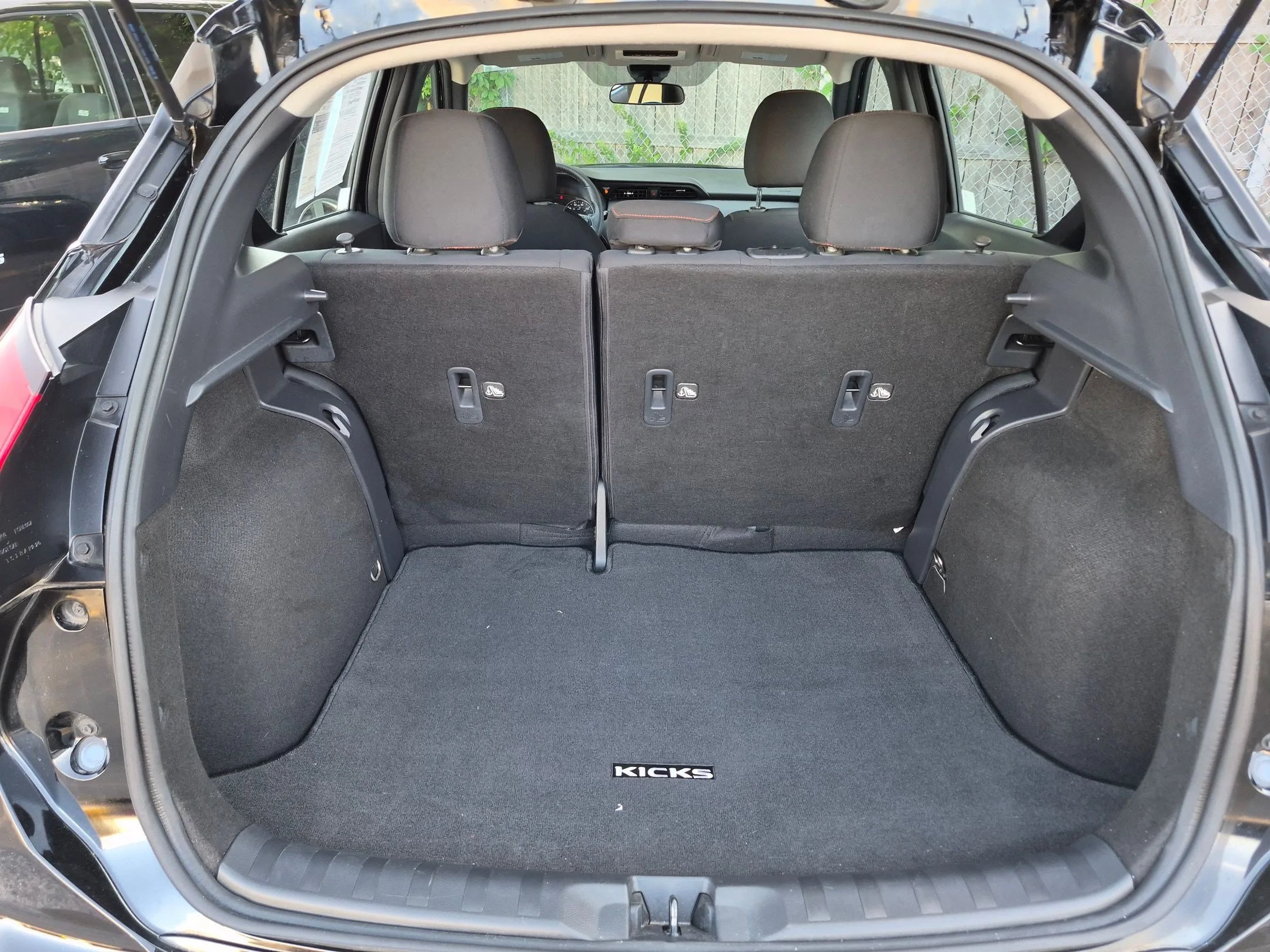 Used 2021 Super Black Nissan SR image 22