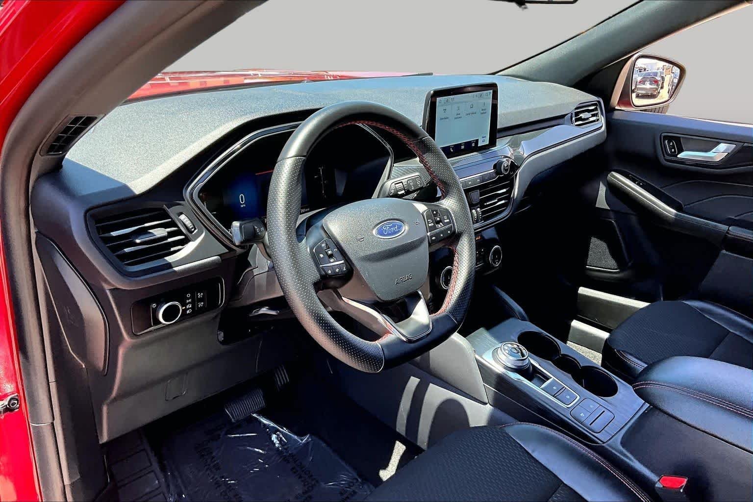 2025 Ford Escape ST-Line - Photo 15