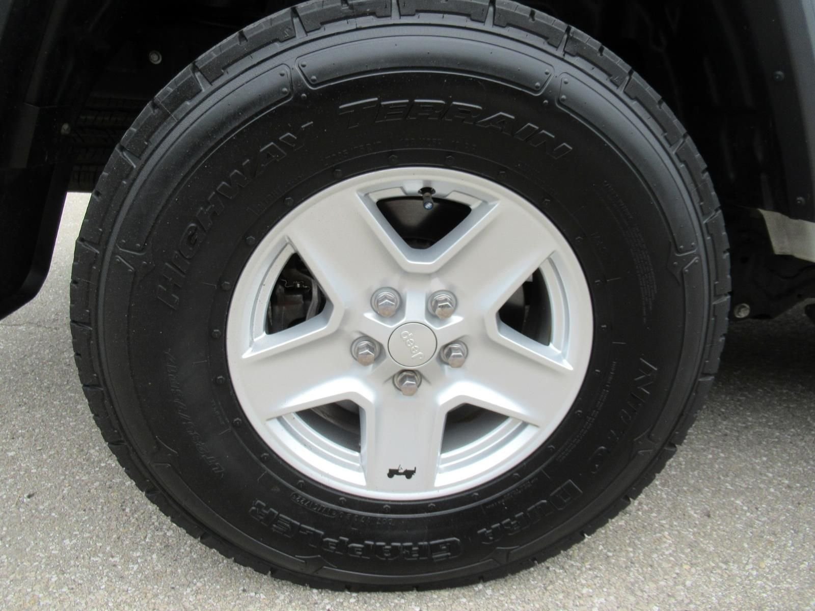 Used 2020 White Jeep Sport image 8