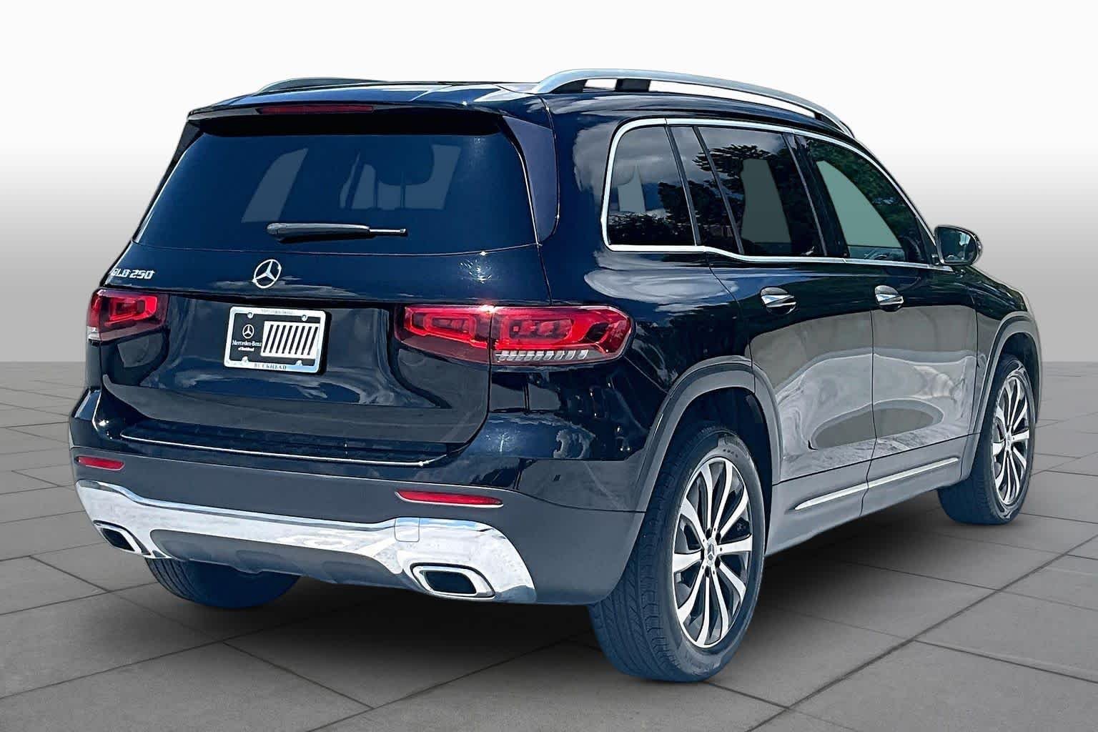 Used 2021 Night Black Mercedes-Benz GLB 250 image 12