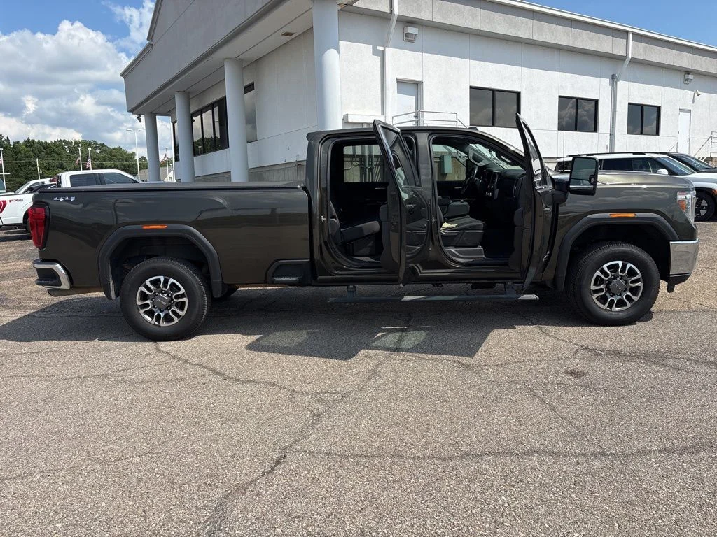 Used 2023 Forest Green GMC SLE image 8