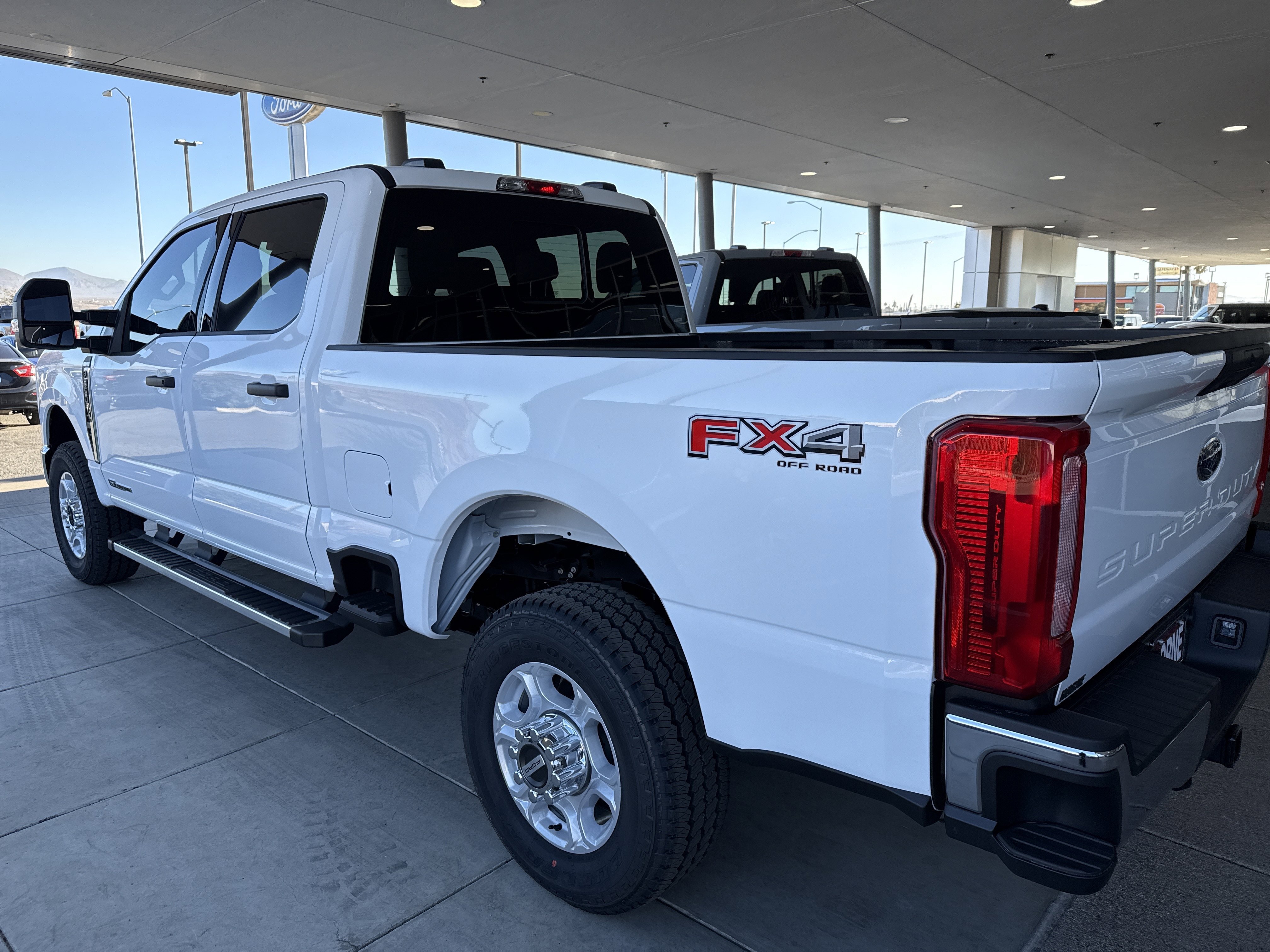 2026 Ford F-350 Super Duty XLT - Photo 6