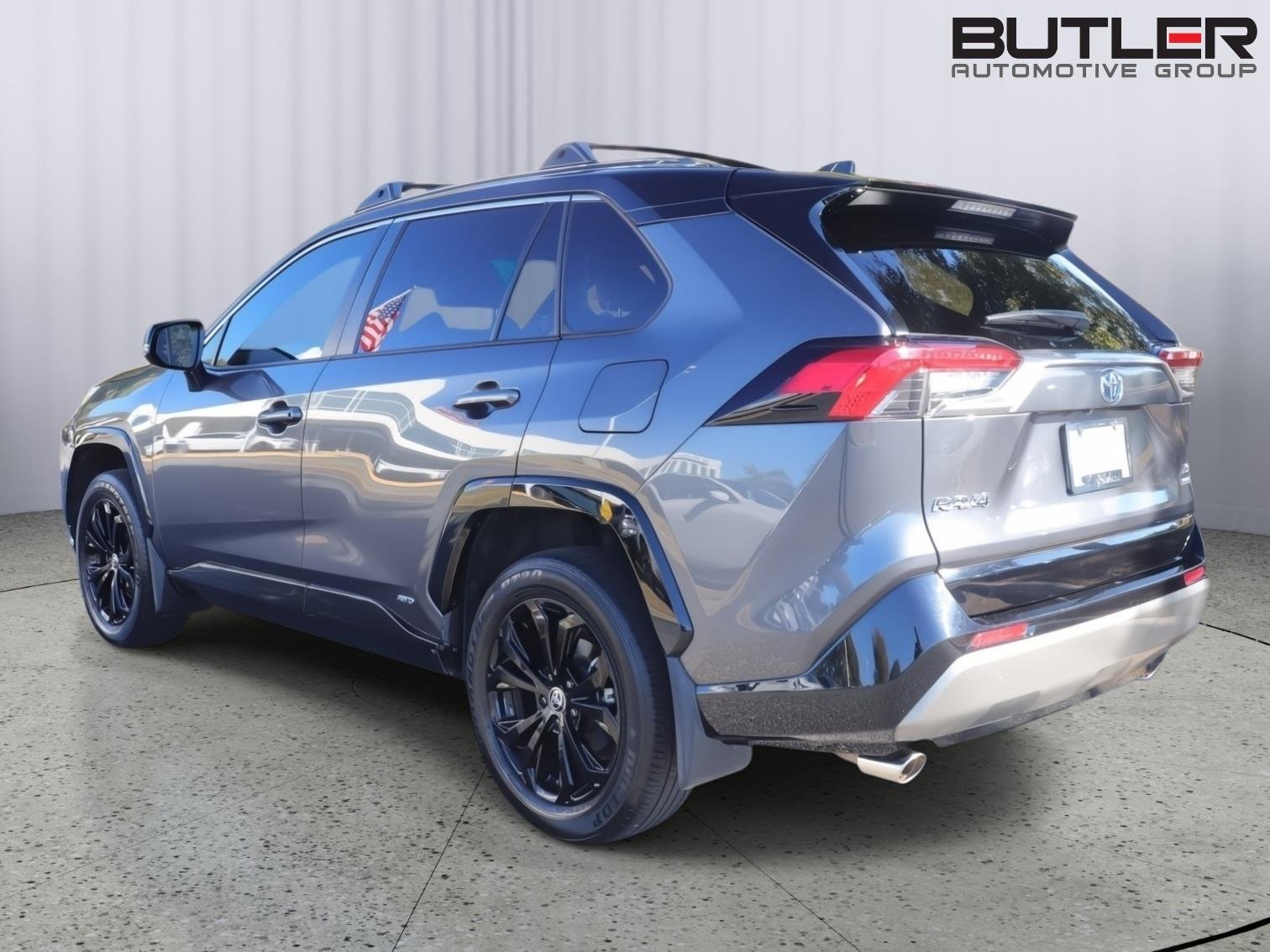 Used 2023 Silver Sky Metallic/Midnight Black Metallic Toyota XSE image 4