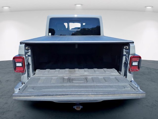 Used 2023 Gray Jeep High Altitude image 11