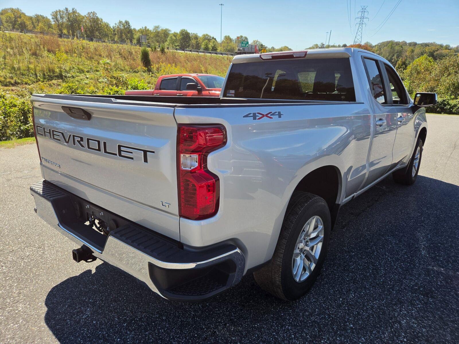 Used 2019 SILVER ICE METALLIC Chevrolet LT image 5