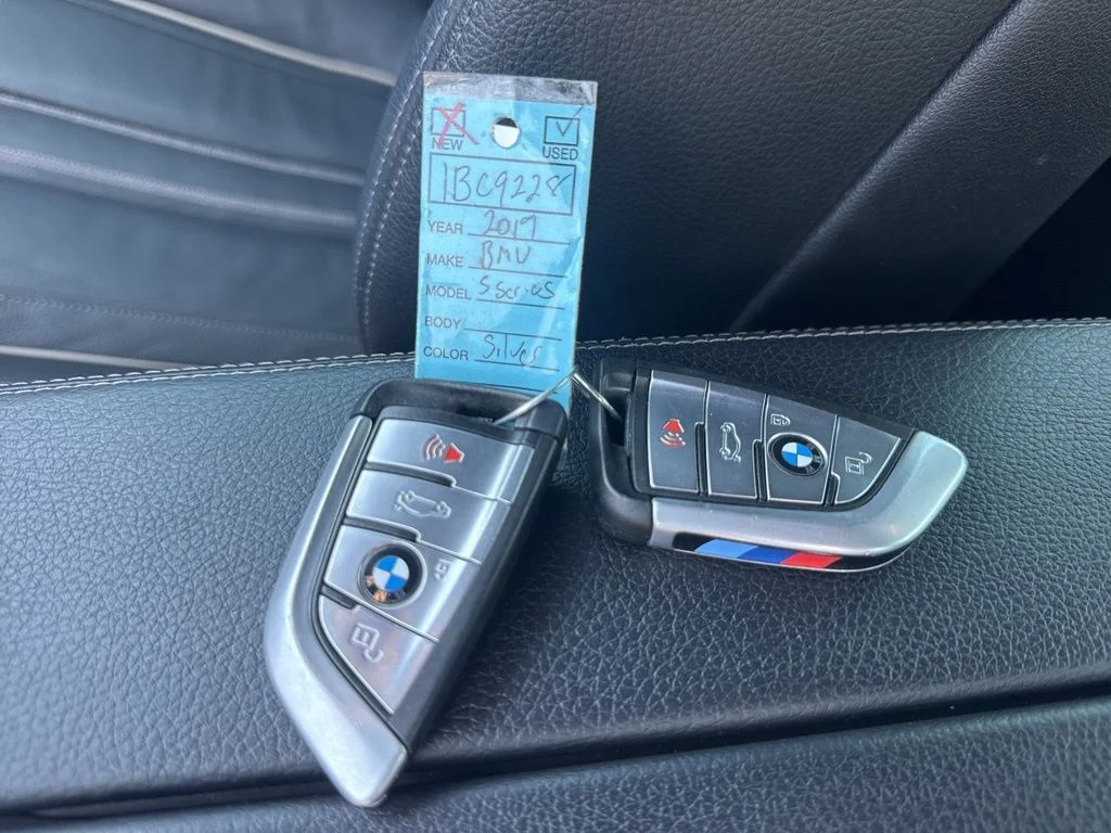 Used 2019 Silver BMW M550i xDrive image 35