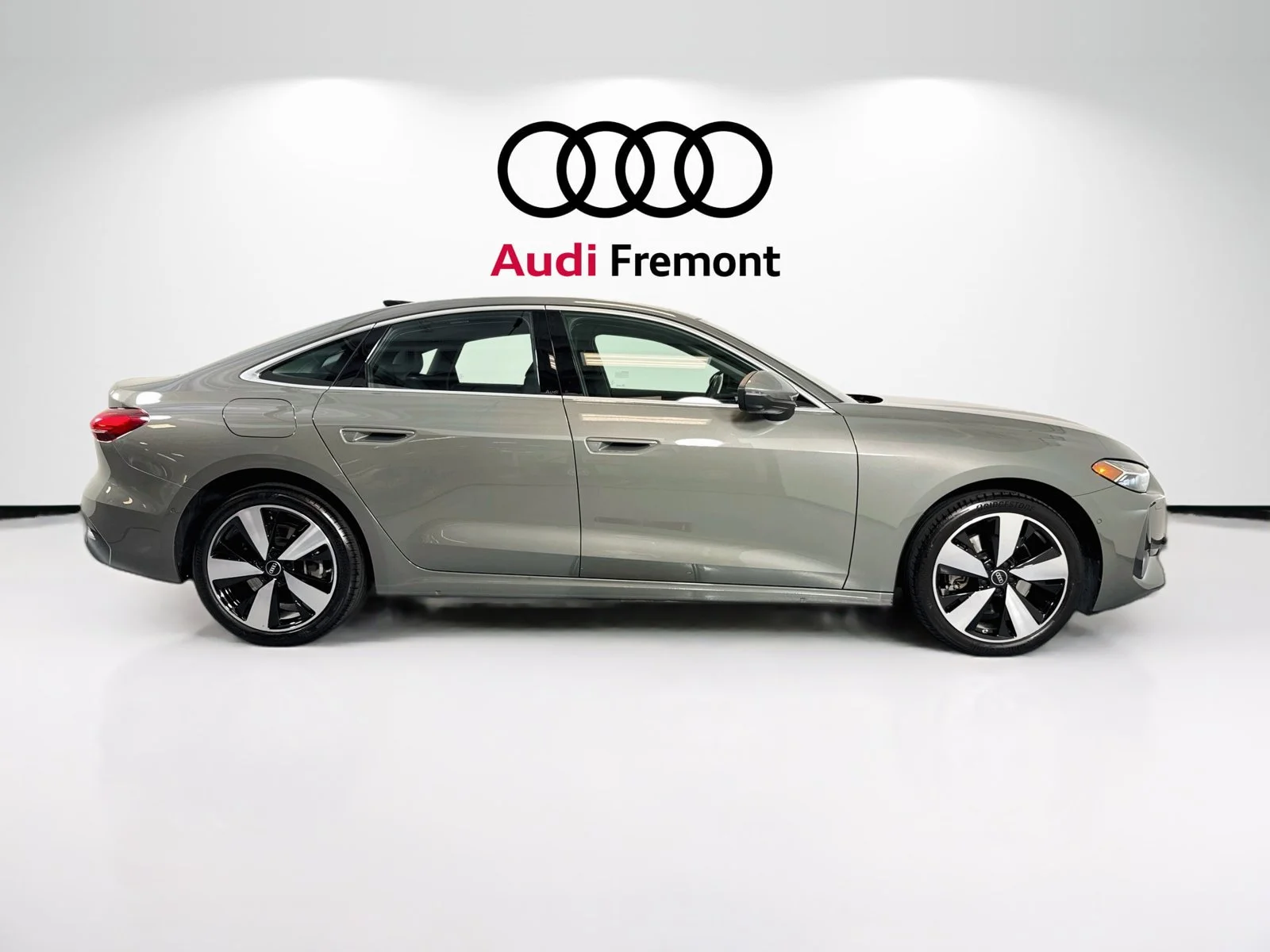 Used 2025 Chronos Gray Me Audi Premium Plus image 4