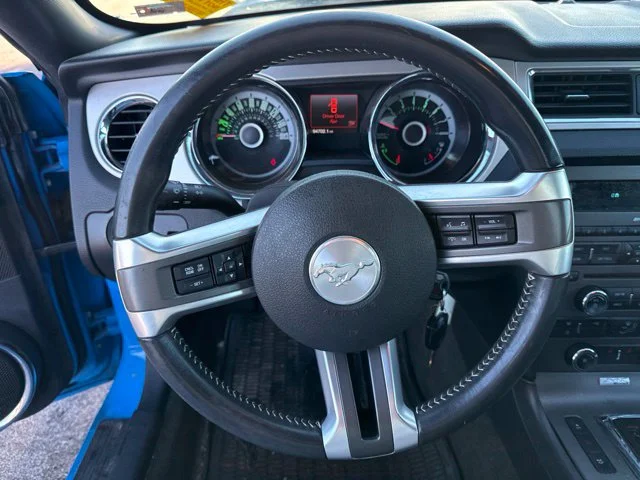 Used 2013 Grabber Blue Ford V6 Premium image 14