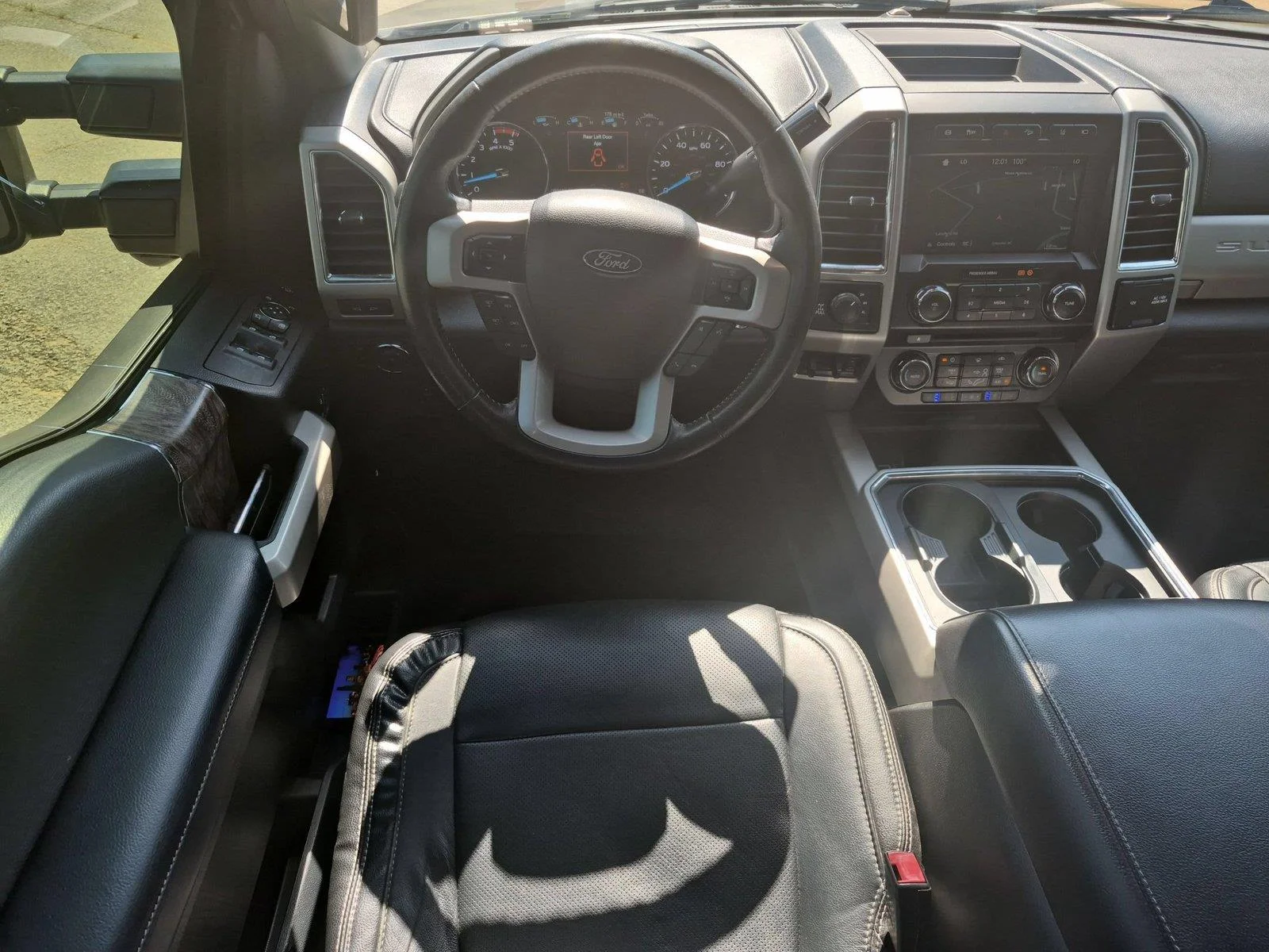 Used 2018 Stone Gray Metallic Ford LARIAT image 32