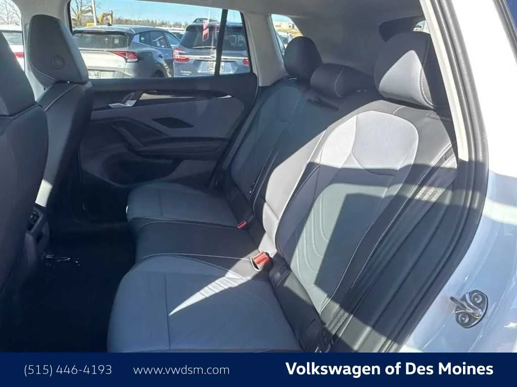 New 2026 Pure White Volkswagen SE image 11