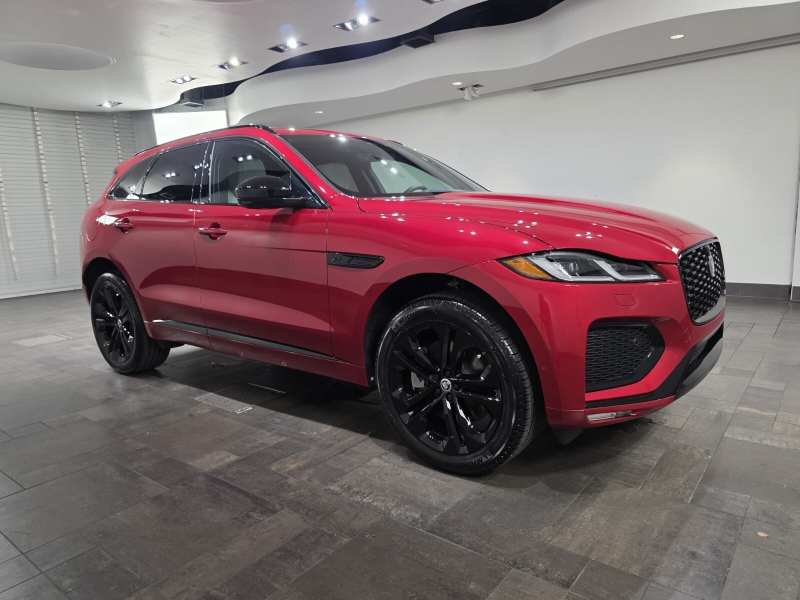 New 2026 Firenze Red JAGUAR P250 R-DYNAMIC S image 24