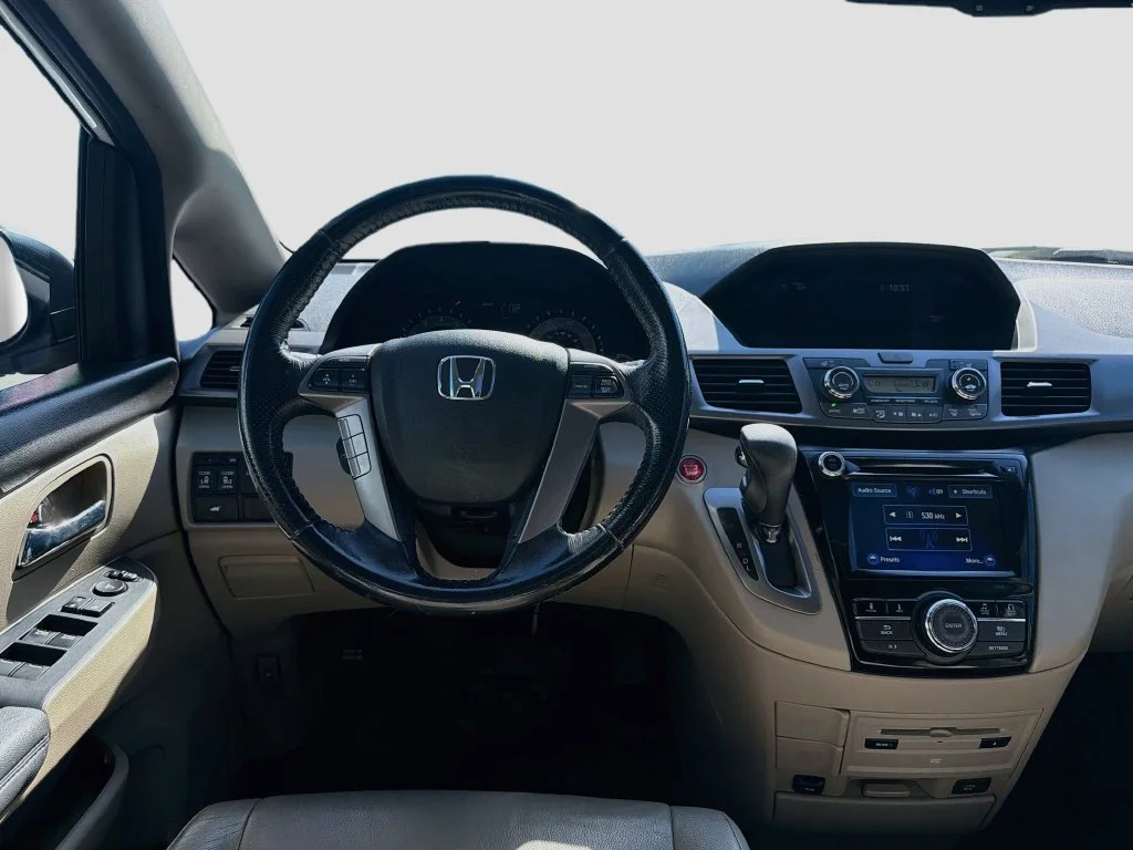 Used 2016 White Honda EX-L image 23