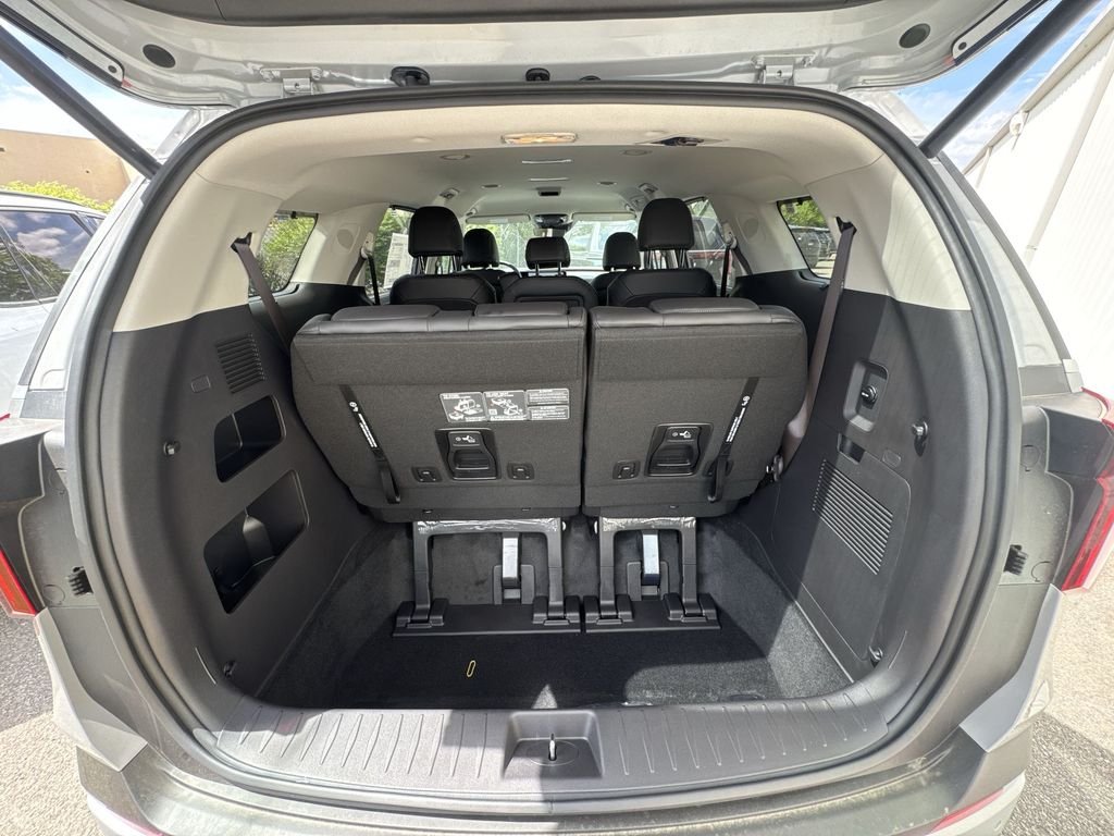 New 2026 White Kia EX image 24