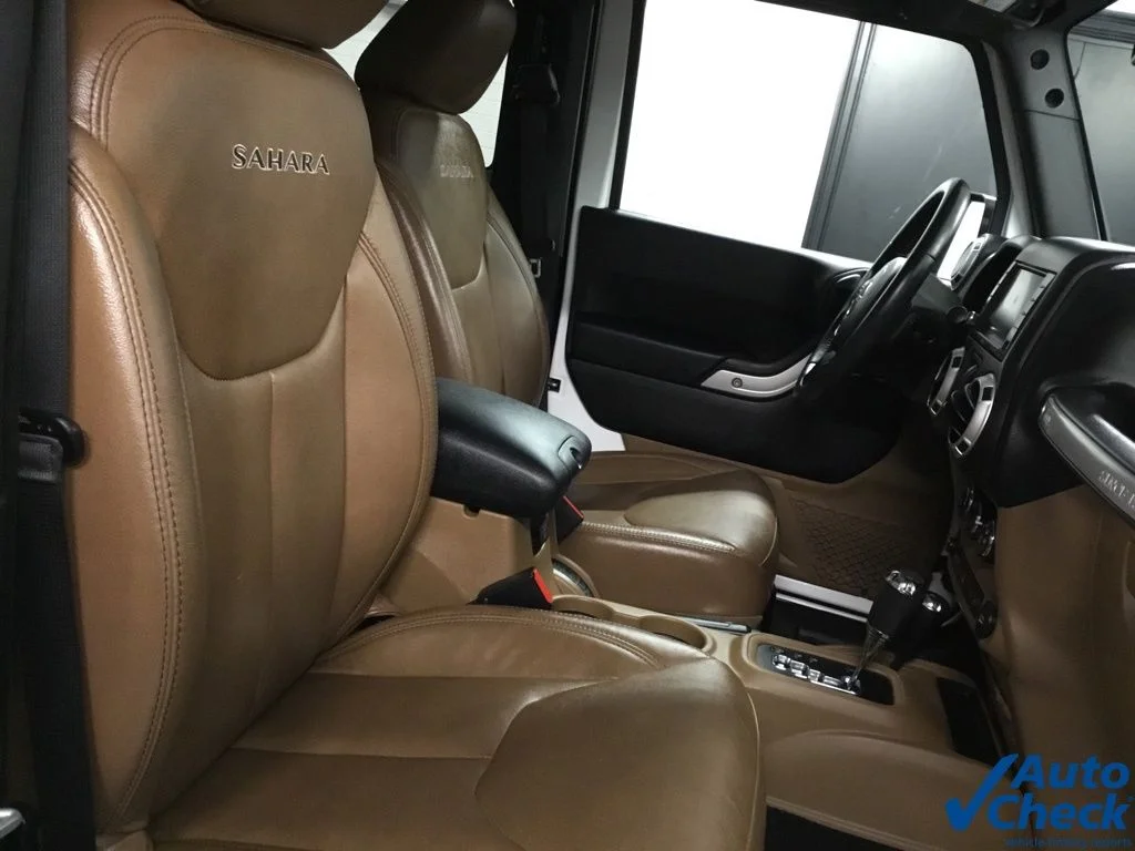 Used 2016 White Jeep Sahara image 28