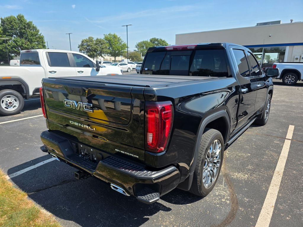 Used 2025 Onyx Black GMC Denali Ultimate image 4
