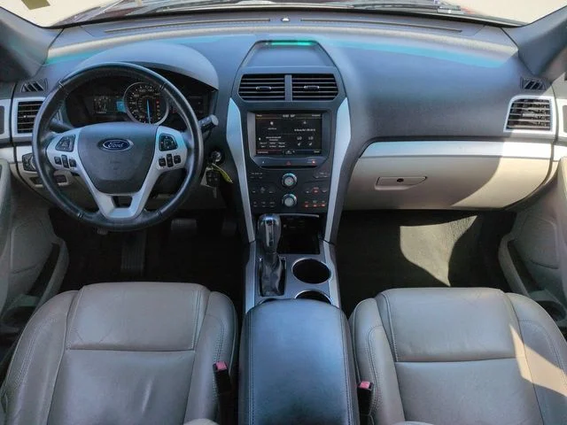 Used 2011 Red Ford XLT image 15