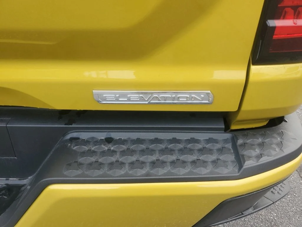 Used 2023 Red GMC Elevation image 6