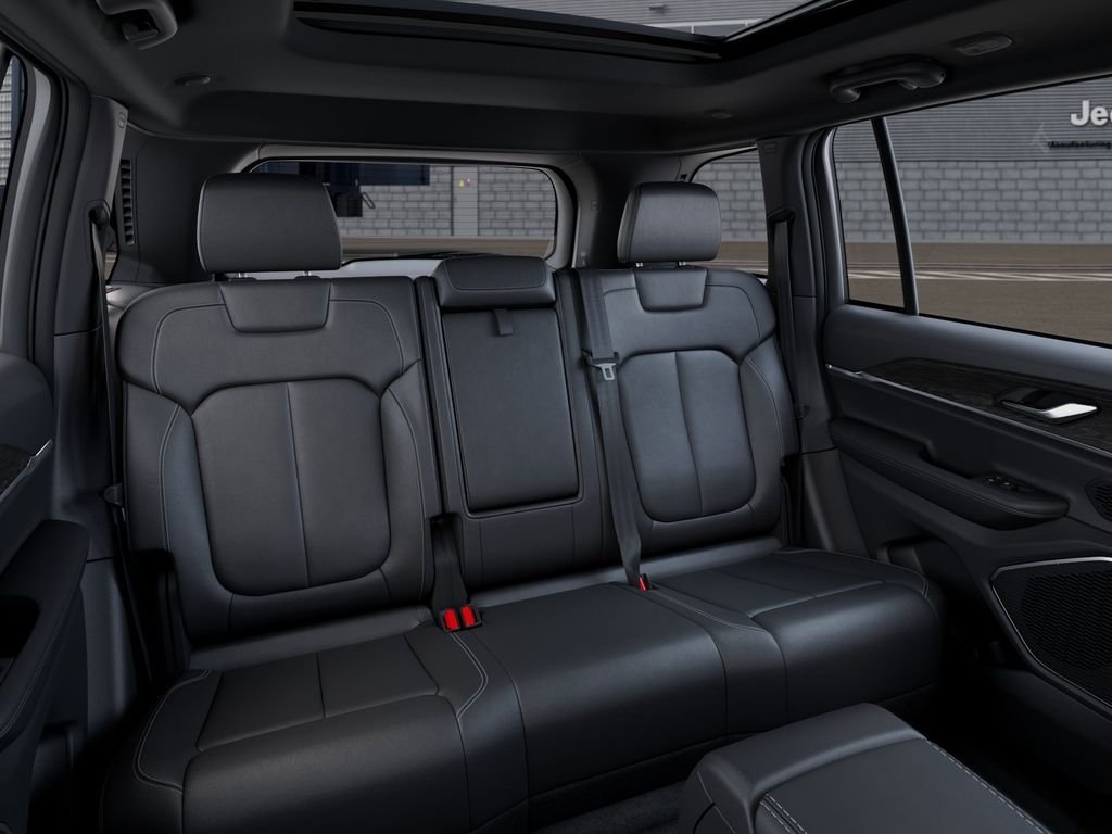 New 2026 Silver Zynith Exterior Paint Jeep Limited image 15