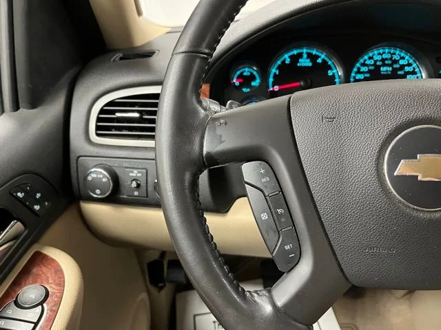 Used 2008 Red Chevrolet LTZ image 29