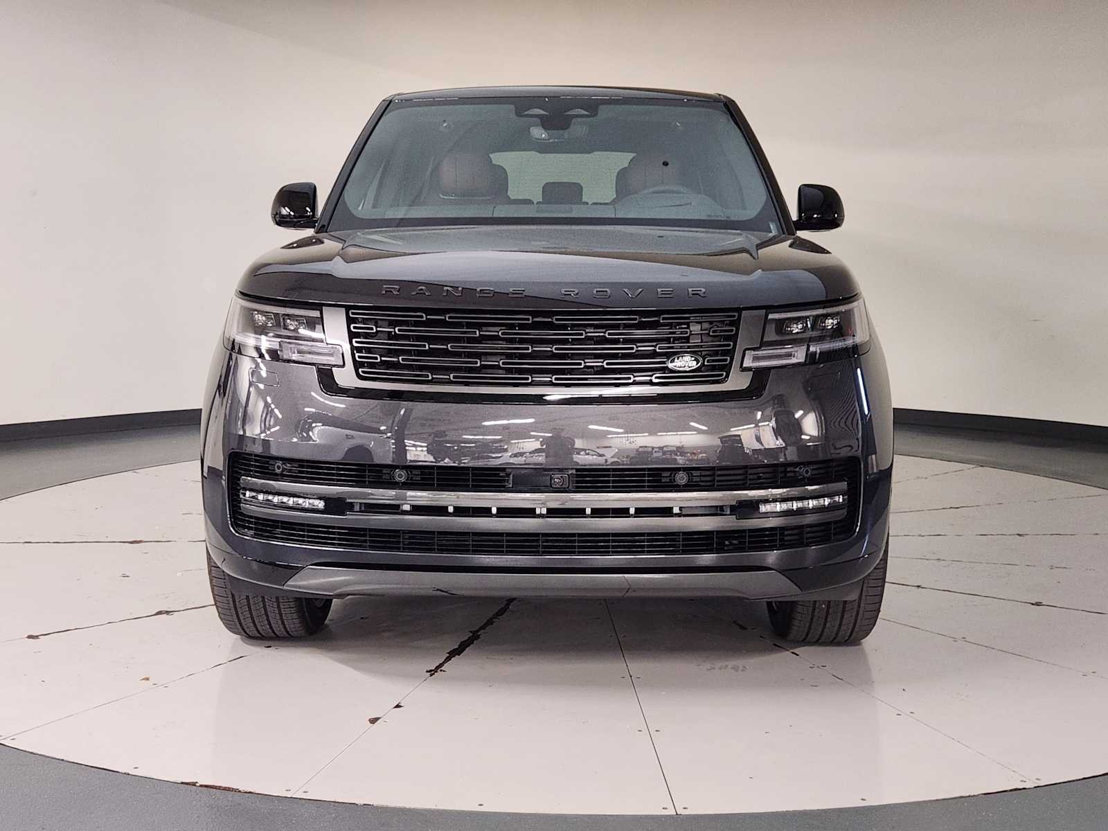 New 2026 Carpathian Grey Premium Metallic Land Rover SE image 9